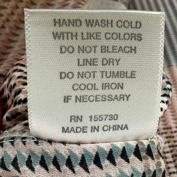 Rose And Olive Top Womens 2X Pink Geo Patchwork 3/4 Sleeve Button Front Career - Picture 7 of 11